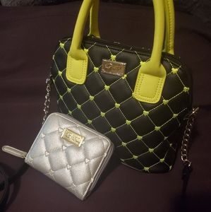 SOLD on Ⓜ️Betsey neon heart crossbody set ♥